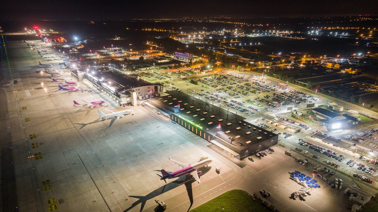 lotnisko w Katowicach parking w sezonie wakacyjnym
